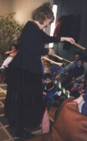Bobo, the pole-tossing clown