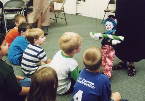 Bobo, the pole-tossing clown